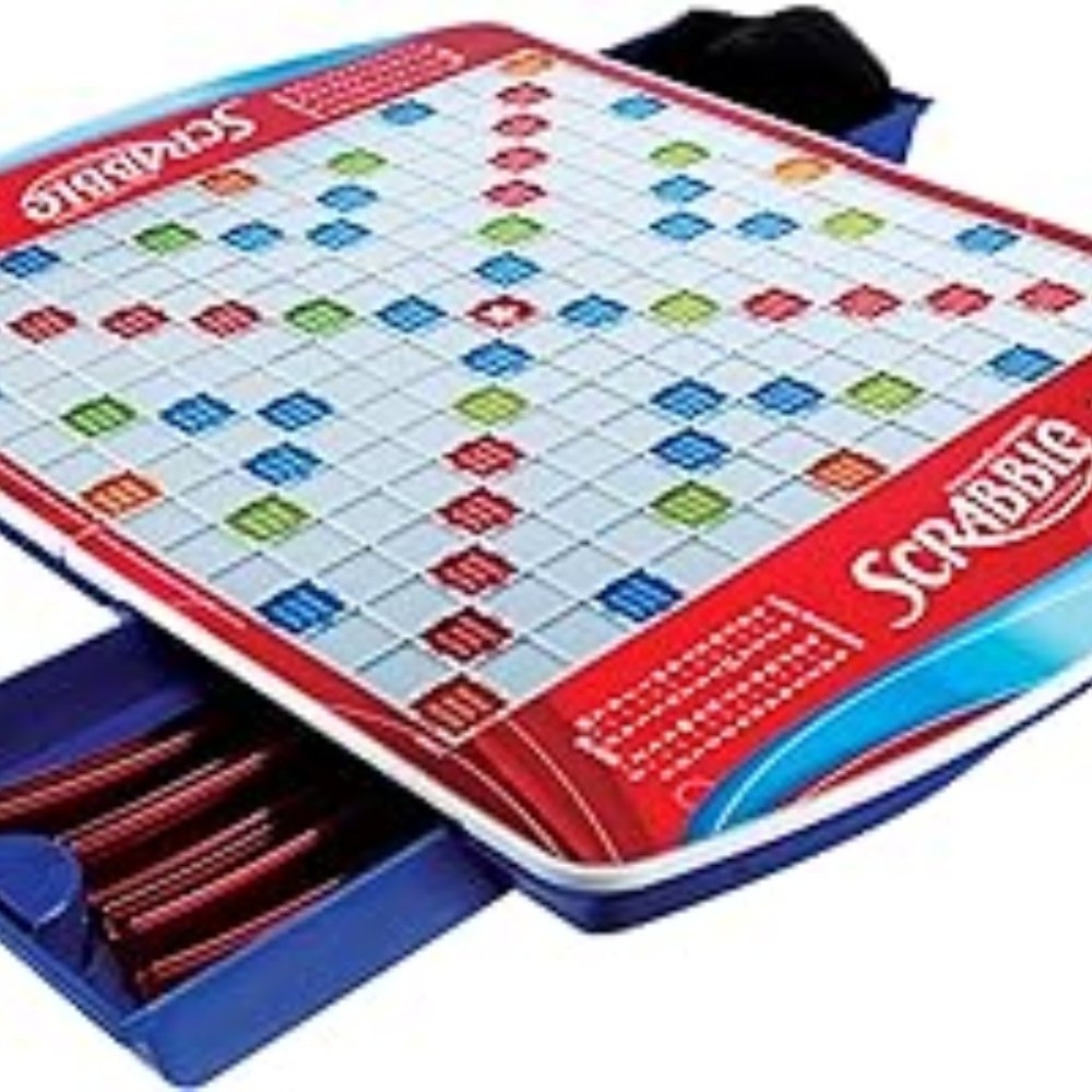 Hasbro Gaming Scrabble Deluxe Edition